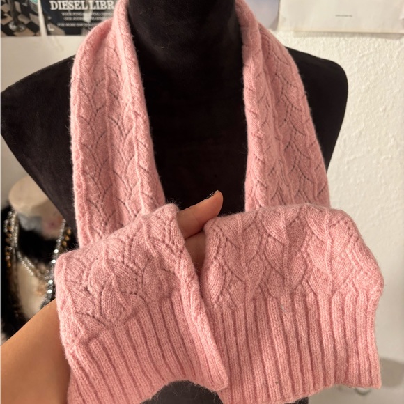 Forever 21 Blush Knit Scarf - Picture 2 of 9